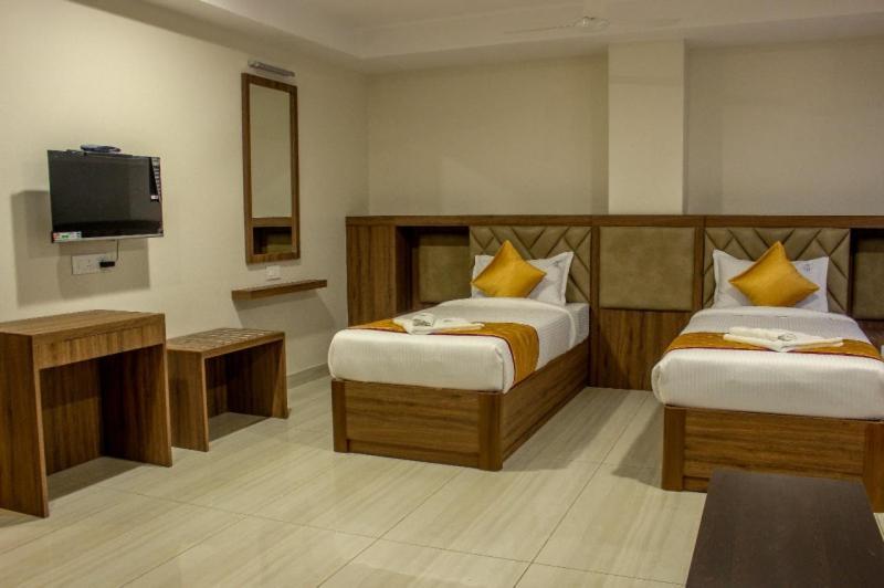 Rr Mount Elite Suites Chennai Exterior foto