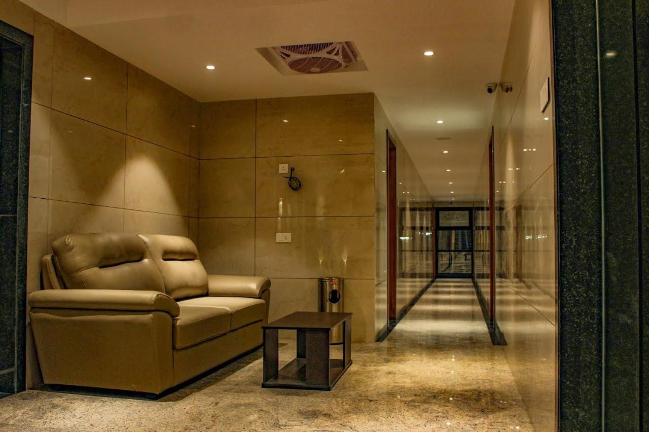 Rr Mount Elite Suites Chennai Exterior foto